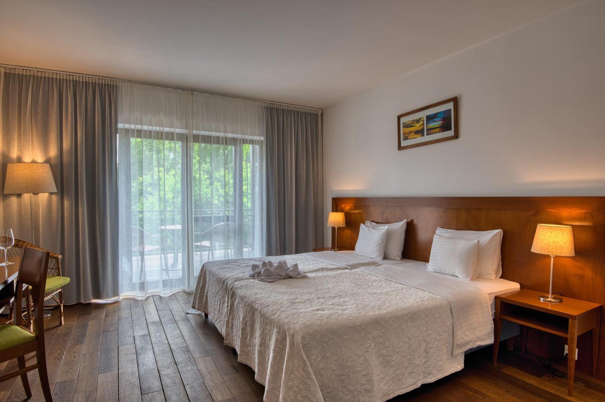 Tisza Balneum Hotel Tiszafured Exterior photo